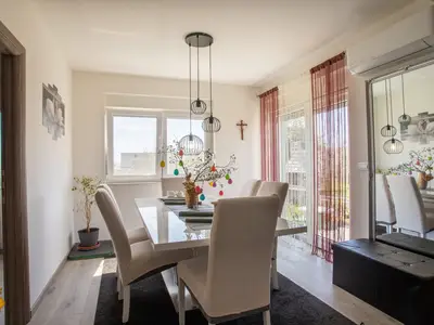 DiningRoom