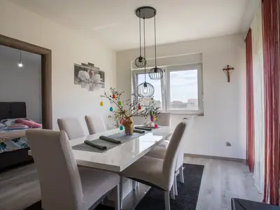 DiningRoom