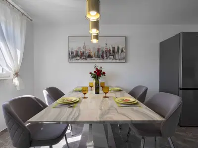DiningRoom