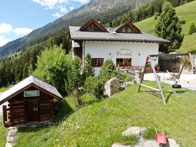 Ferienwohnung für 5 Personen (29 m²) in Kaunerberg 4/10