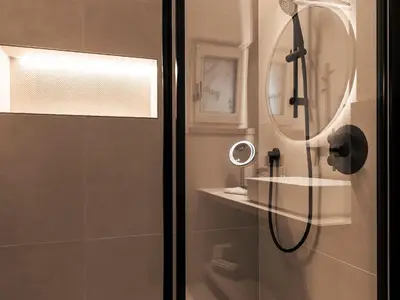 Badezimmer (2), Dusche, WC