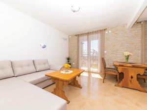 23740355-Ferienwohnung-8-Kaštel Gomilica-300x225-3