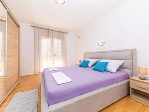 23740355-Ferienwohnung-8-Kaštel Gomilica-300x225-5