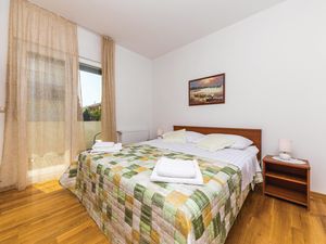 23730970-Ferienwohnung-6-Kaštel Kambelovac-300x225-3