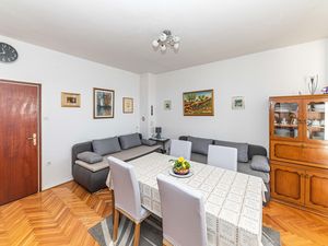 23719377-Ferienwohnung-4-Kaštel Kambelovac-300x225-5