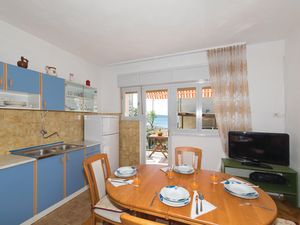 23736150-Ferienwohnung-6-Kaštel Kambelovac-300x225-1