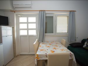 23607961-Ferienwohnung-3-Kaštel Kambelovac-300x225-1