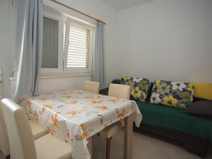 23607961-Ferienwohnung-3-Kaštel Kambelovac-300x225-2