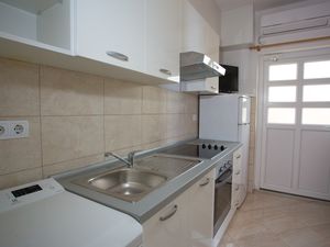 23607961-Ferienwohnung-3-Kaštel Kambelovac-300x225-5