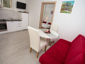 23645185-Ferienwohnung-4-Kaštel Kambelovac-300x225-2