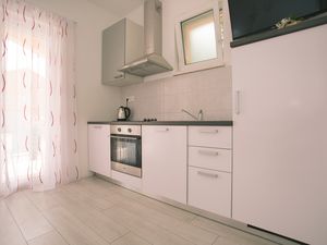 23645185-Ferienwohnung-4-Kaštel Kambelovac-300x225-4