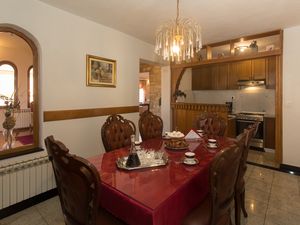 23663760-Ferienwohnung-10-Kaštel Kambelovac-300x225-3