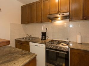 23663760-Ferienwohnung-10-Kaštel Kambelovac-300x225-4