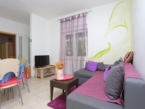 23672755-Ferienwohnung-4-Kaštel Kambelovac-300x225-1