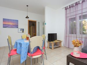 23672755-Ferienwohnung-4-Kaštel Kambelovac-300x225-5