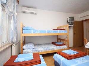 23700585-Ferienwohnung-3-Kaštel Kambelovac-300x225-5