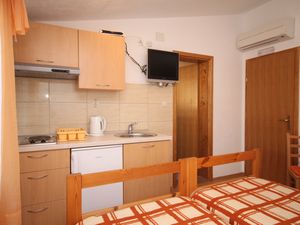 23701043-Ferienwohnung-2-Kaštel Kambelovac-300x225-2