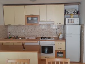 23916894-Ferienwohnung-8-Kaštel Kambelovac-300x225-4