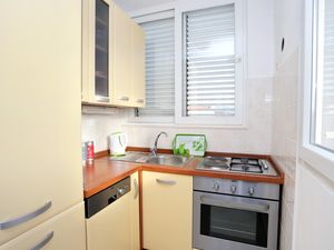 23930439-Ferienwohnung-4-Kaštel Kambelovac-300x225-4