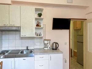 23726979-Ferienwohnung-4-Kaštel Sućurac-300x225-1