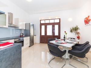 23745057-Ferienwohnung-6-Kaštel Sućurac-300x225-5