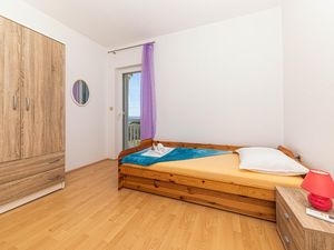 23764146-Ferienwohnung-6-Kaštel Sućurac-300x225-5