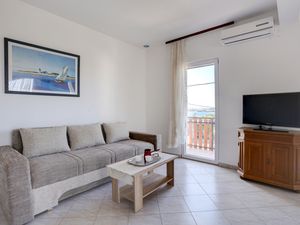 23931853-Ferienwohnung-8-Kaštel Sućurac-300x225-3