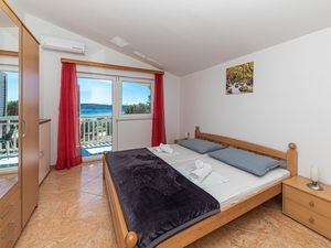 23754039-Ferienwohnung-6-Kaštel Sućurac-300x225-5