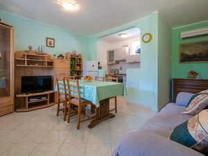 23950880-Ferienwohnung-5-Kaštelir-Labinci-300x225-3