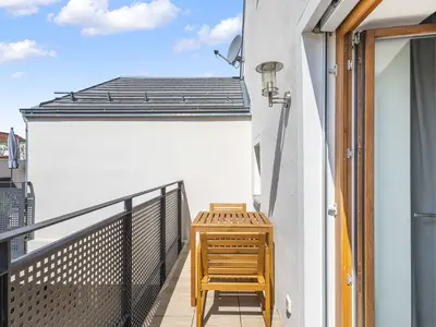 Südbalkon vom WZ begehbar
