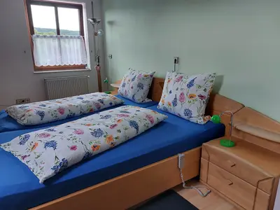 2. Schlafzimmer 1