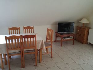 23153837-Ferienwohnung-7-Kellenhusen-300x225-2