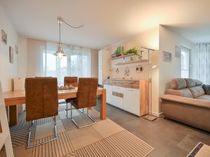 23827327-Ferienwohnung-4-Kellenhusen-300x225-1