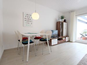 23678015-Ferienwohnung-2-Kellenhusen-300x225-5