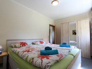 23678016-Ferienwohnung-4-Kellenhusen-300x225-4