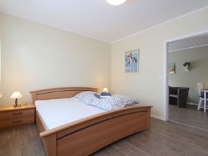 23678047-Ferienwohnung-4-Kellenhusen-300x225-5