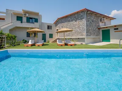 PoolOfHouse
