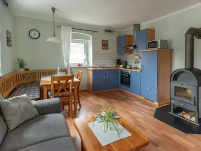 Fewo Spatzennest - Wohnküche mit Kaminofen