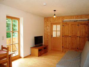 21680253-Ferienwohnung-4-Kiefersfelden-300x225-1