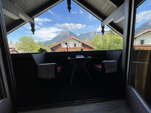 Balkon mit Bergblick