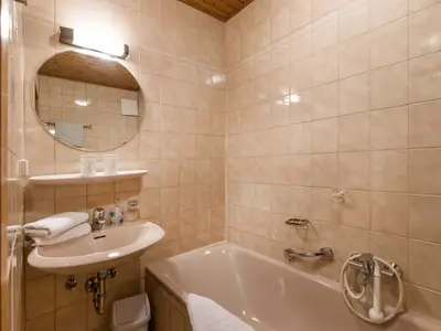 Wohnung_3_Badezimmer_IRS.jpg