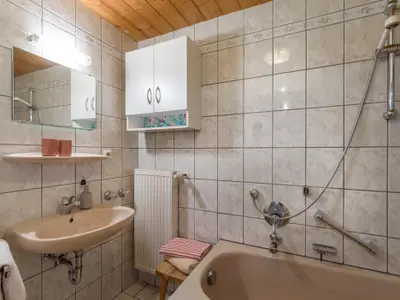 Wohnung_8_Badezimmer