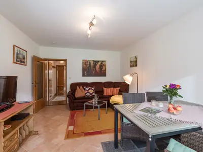 Wohnung_4_Wohnzimmer_IRS.jpg