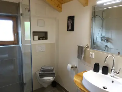 Ferienwohnung Zuhaus: Bad