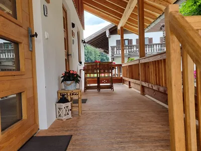Zugang zu den Wohnungen"Brünnstein" und "Nußlberg"
