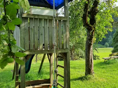 Spielplatz mit Sandkasten