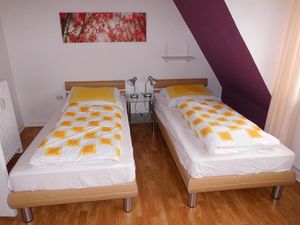 18717499-Ferienwohnung-3-Kiel-300x225-3