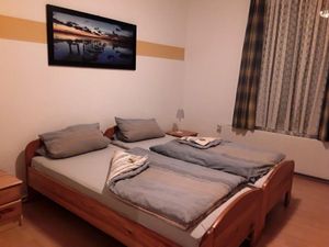 18484921-Ferienwohnung-4-Kiel-300x225-5