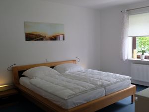 23126399-Ferienwohnung-4-Kiel-300x225-3