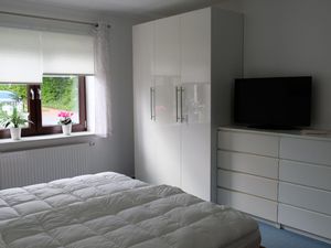 23126399-Ferienwohnung-4-Kiel-300x225-4